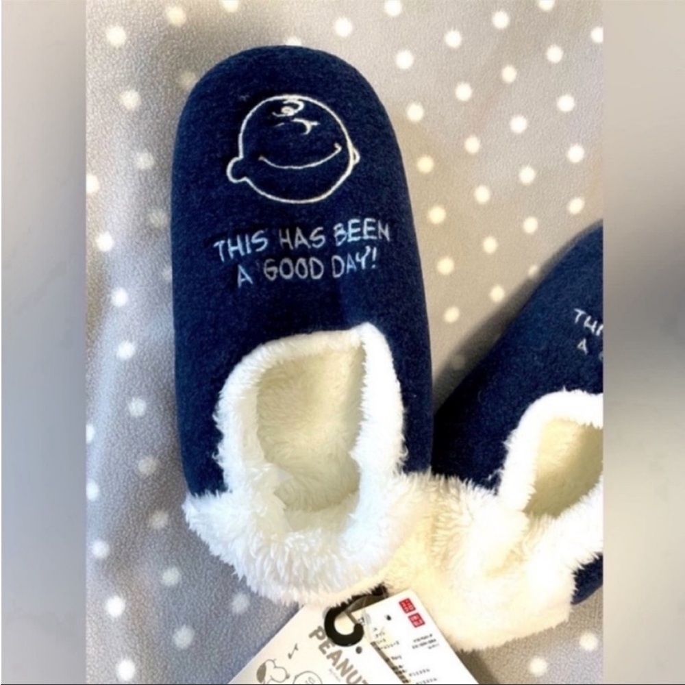 NWT Special collab Uniqlo x Peanuts Room shoes 23.5cm - Picture 2 of 6